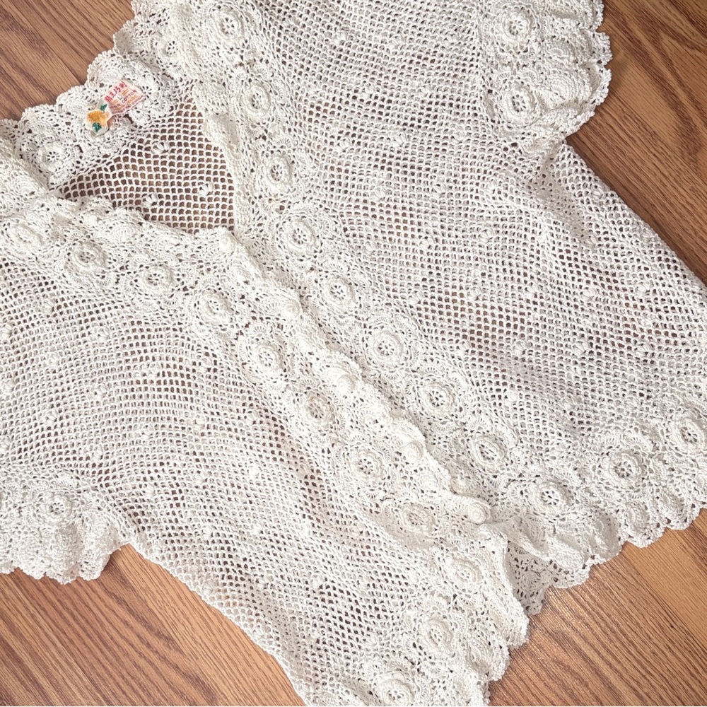 Vintage Crochet White Floral Cardigan Women’s Medium